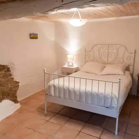 Secluded In Le Caunil *