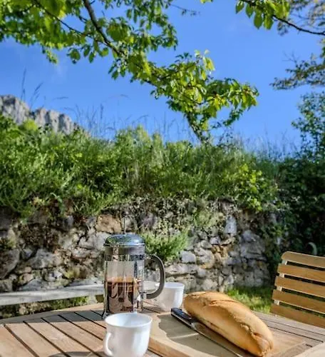 Secluded In Le Caunil 펜션